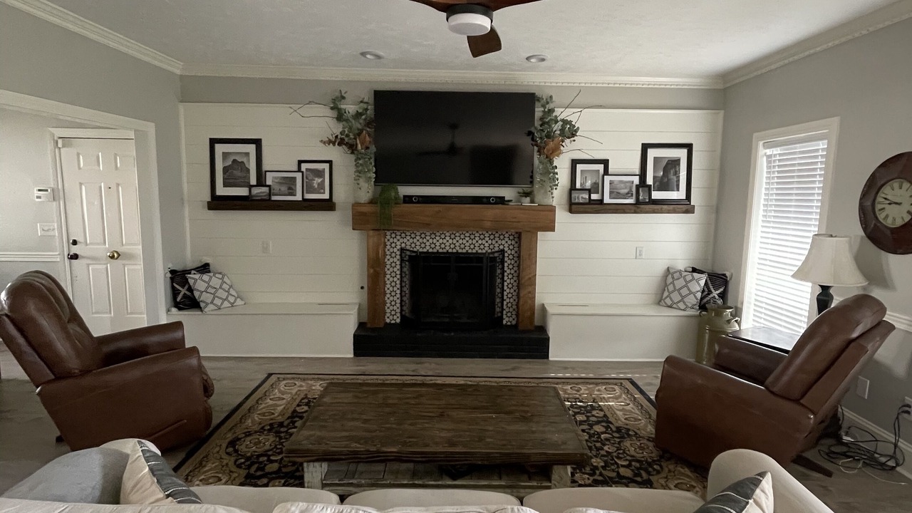 Photo of Livingroom in Tougaloo