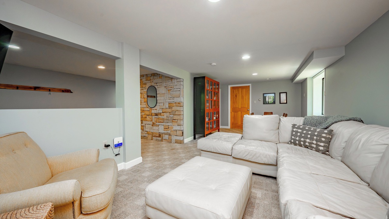 Photo of Livingroom in North Glade Hills