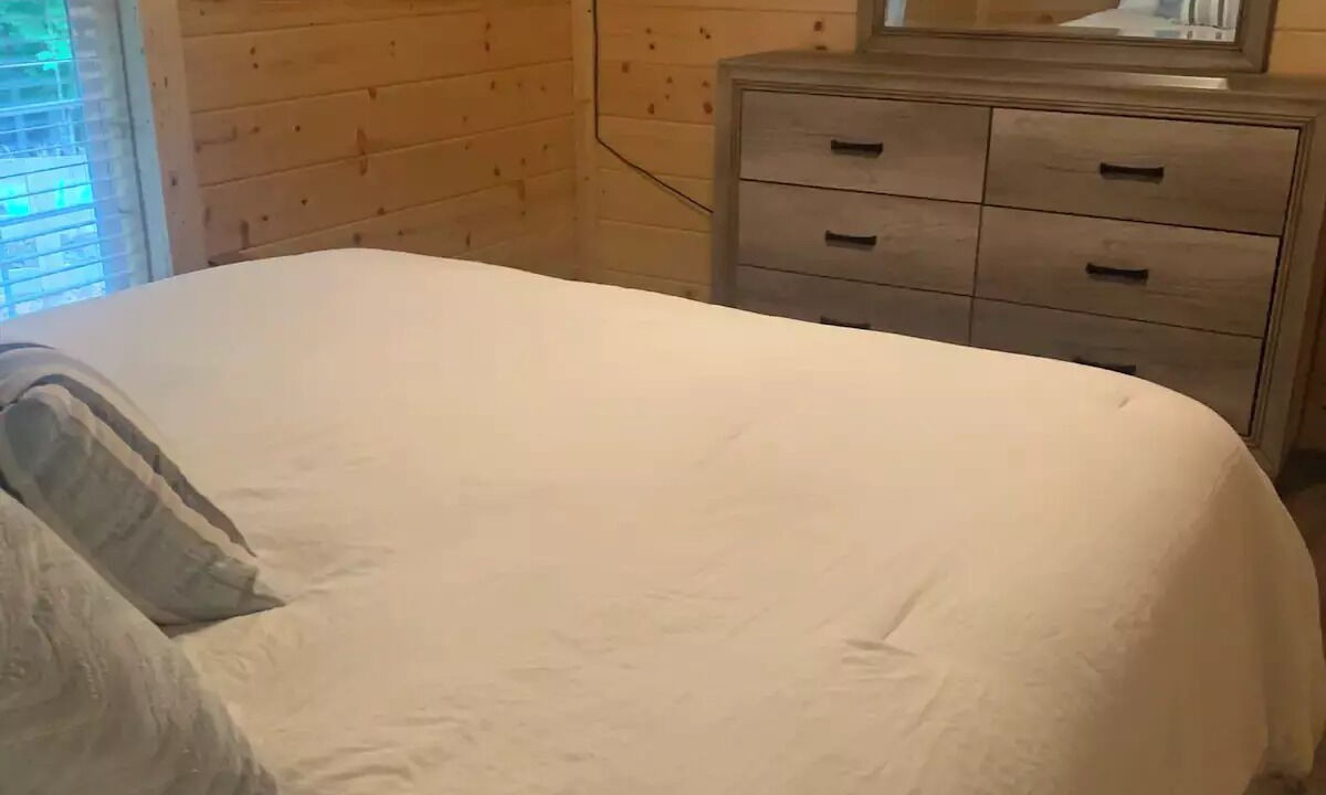 Photo of Bedroom in Benton