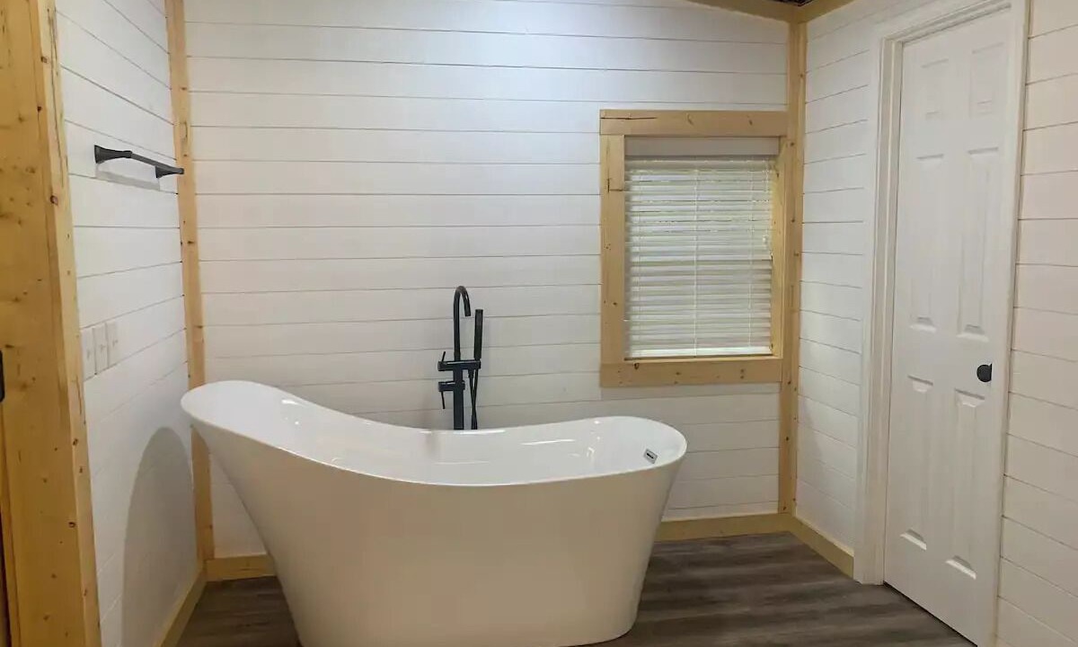 Photo of Bathroom in Benton