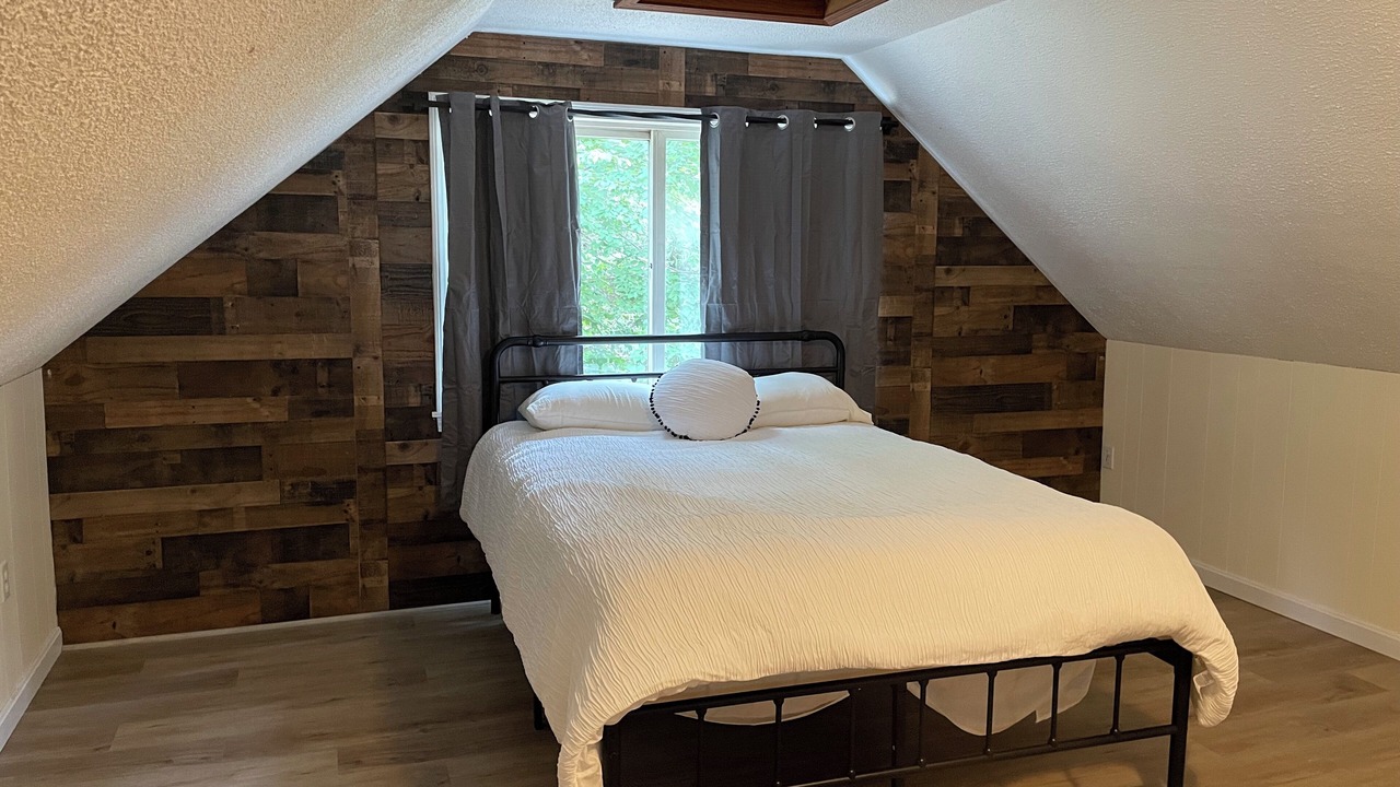 Photo of Bedroom in Hubbardston
