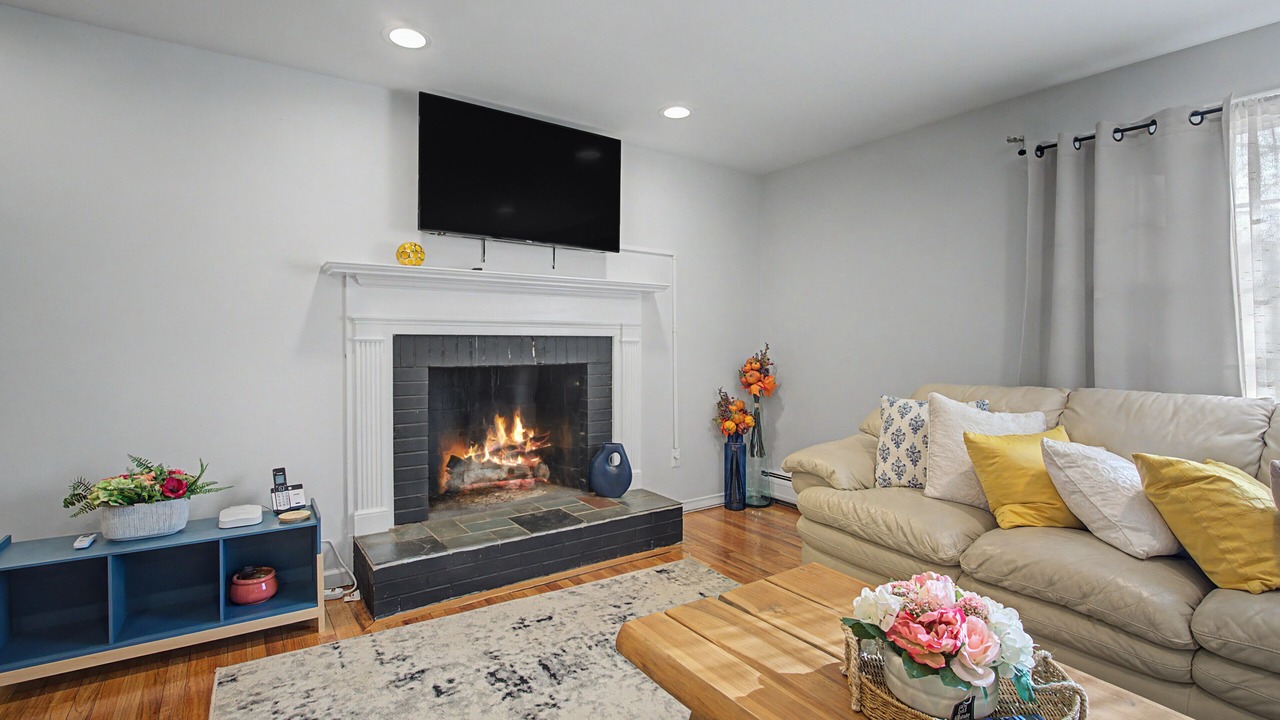 Photo of Livingroom in Maple Hill