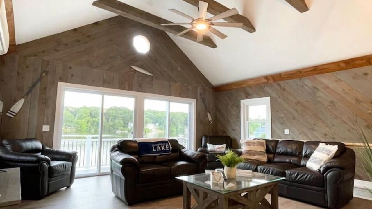 Photo of Livingroom in Wrentham