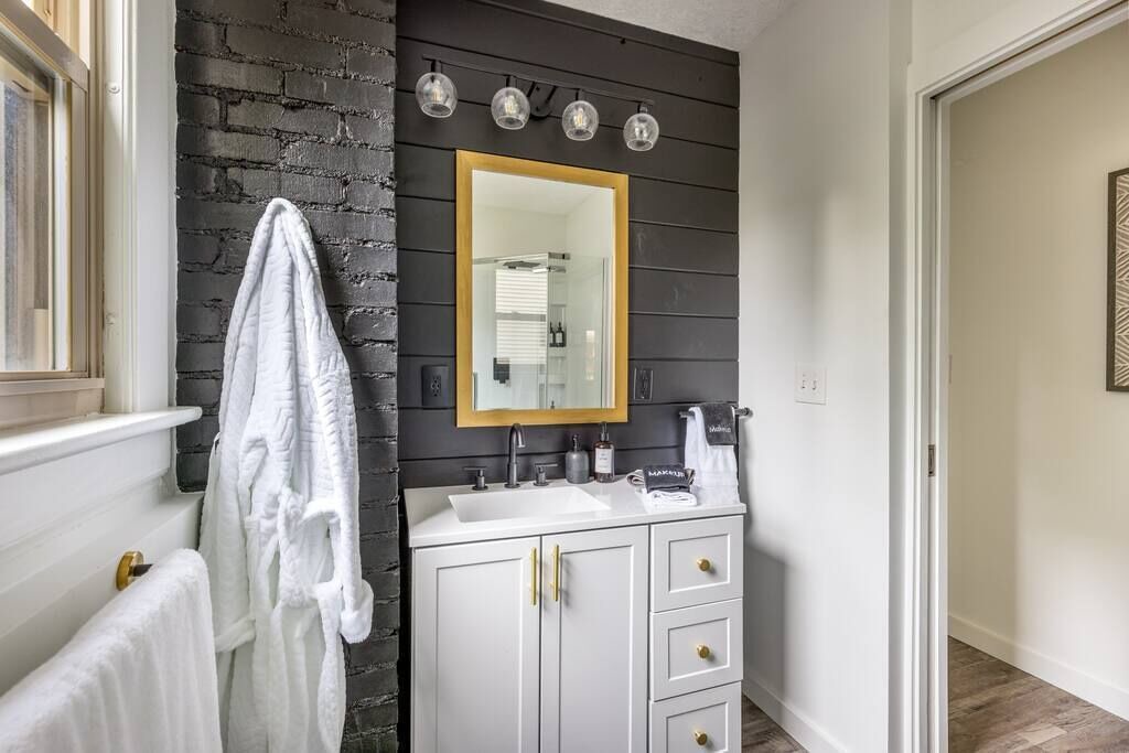 Photo of Bathroom in Highland Square