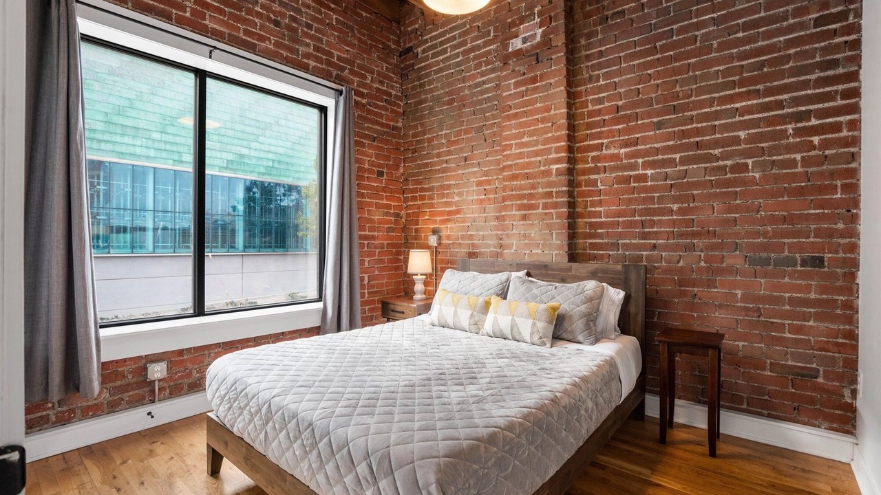 Photo of Bedroom in Crossroads Arts District