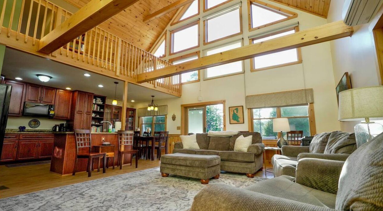 Photo of Livingroom in Lowell