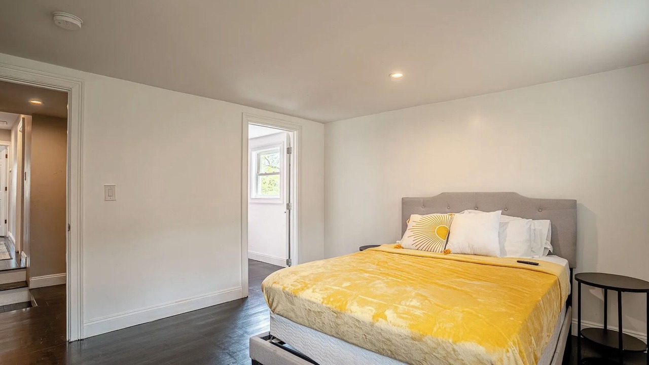 Photo of Bedroom in Yalesville