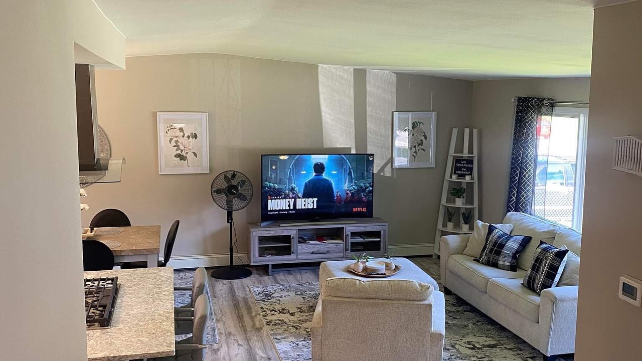 Photo of Livingroom in Fairview