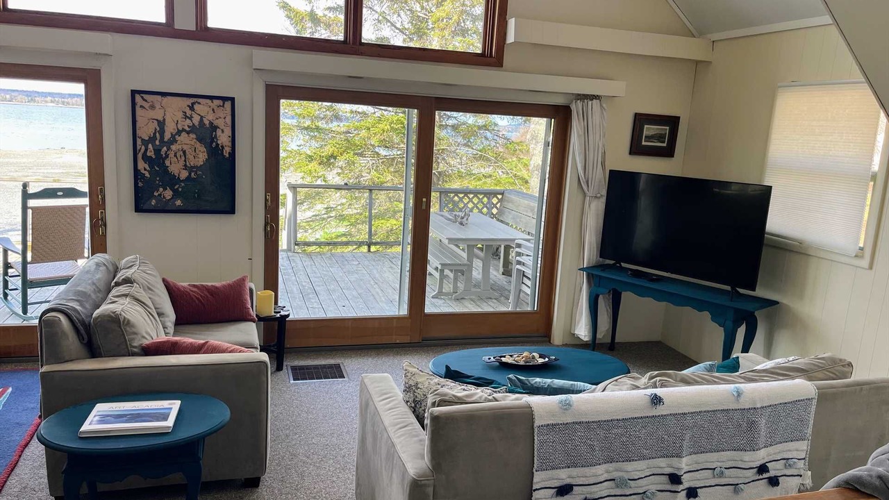 Photo of Livingroom in Salsbury Cove