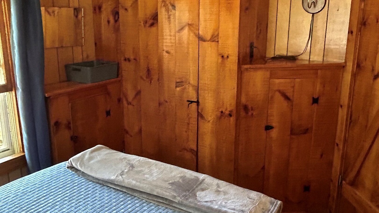 Photo of Bedroom in New Harbor
