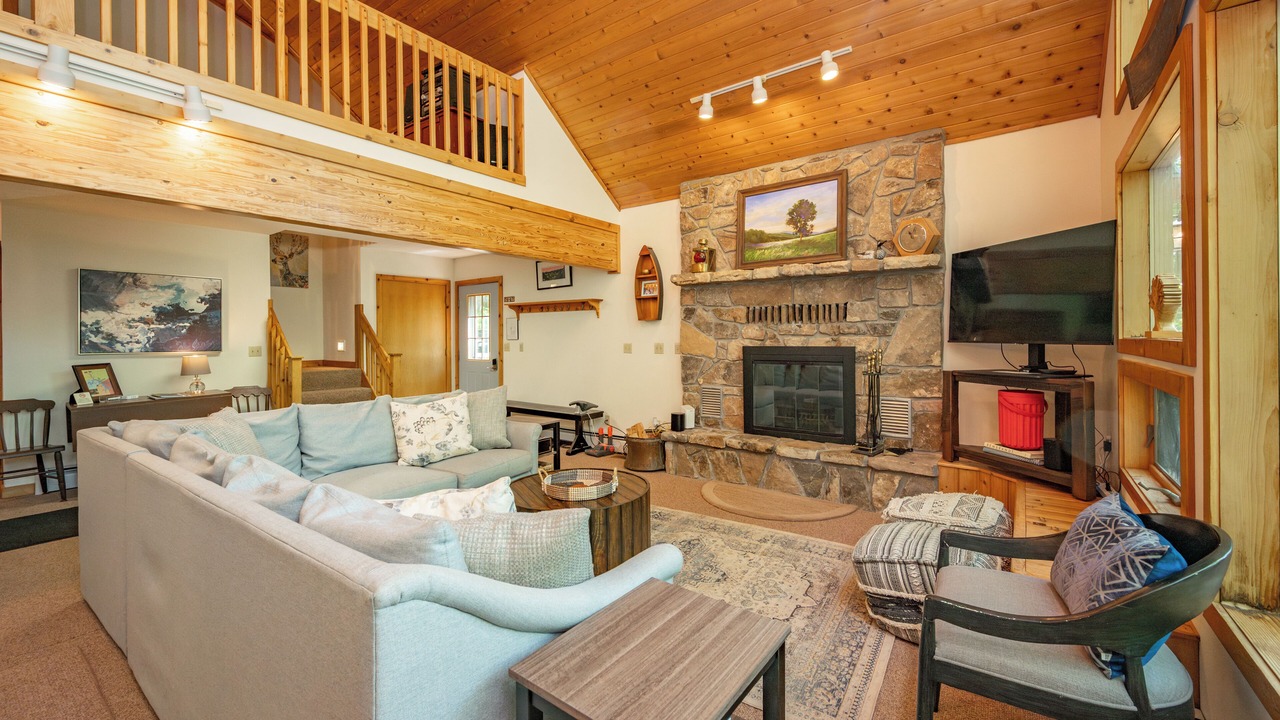 Photo of Livingroom in North Glade Hills