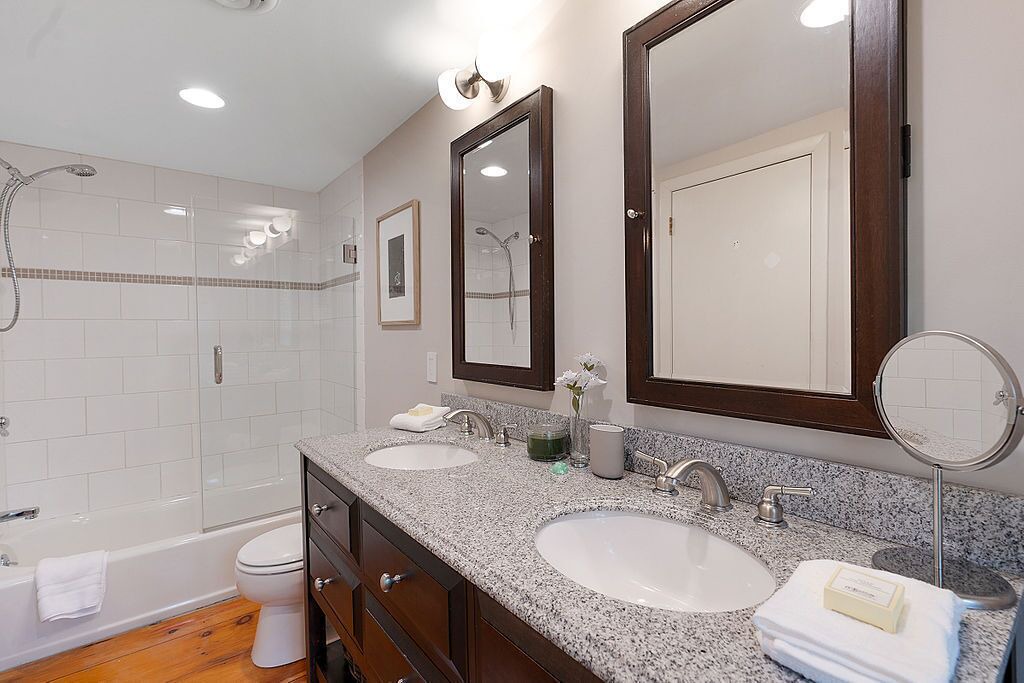 Photo of Bathroom in Cornwall Bridge
