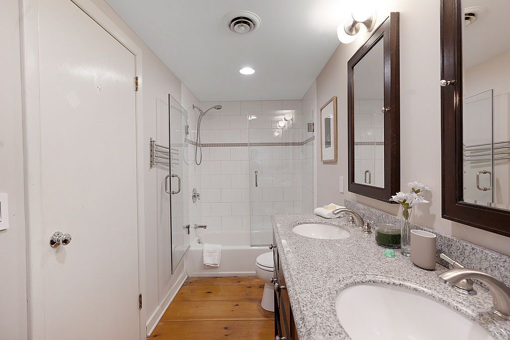 Photo of Bathroom in Cornwall Bridge