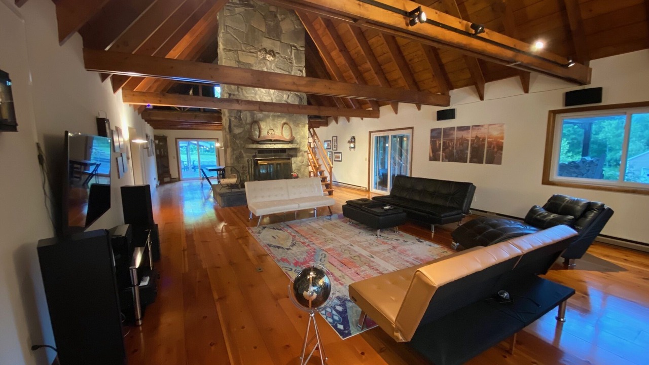 Photo of Livingroom in Craryville