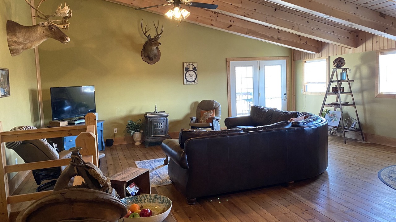 Photo of Livingroom in Ada