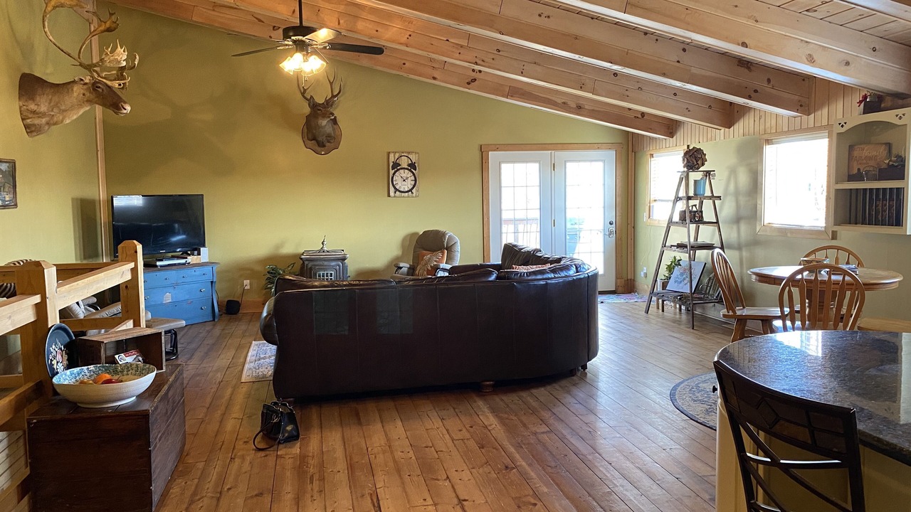 Photo of Livingroom in Ada