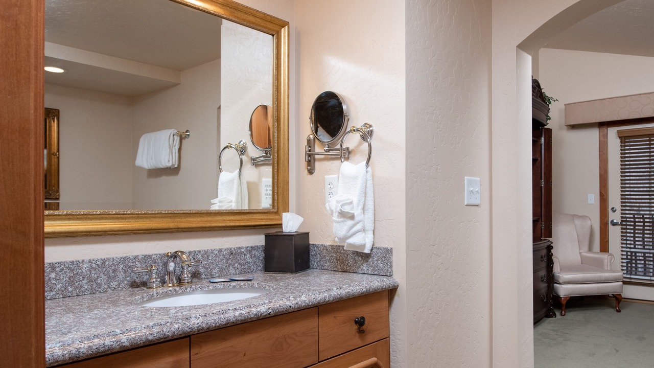 Photo of Bathroom in Midway