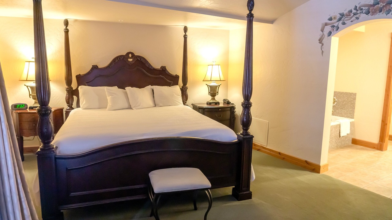 Photo of Bedroom in Midway