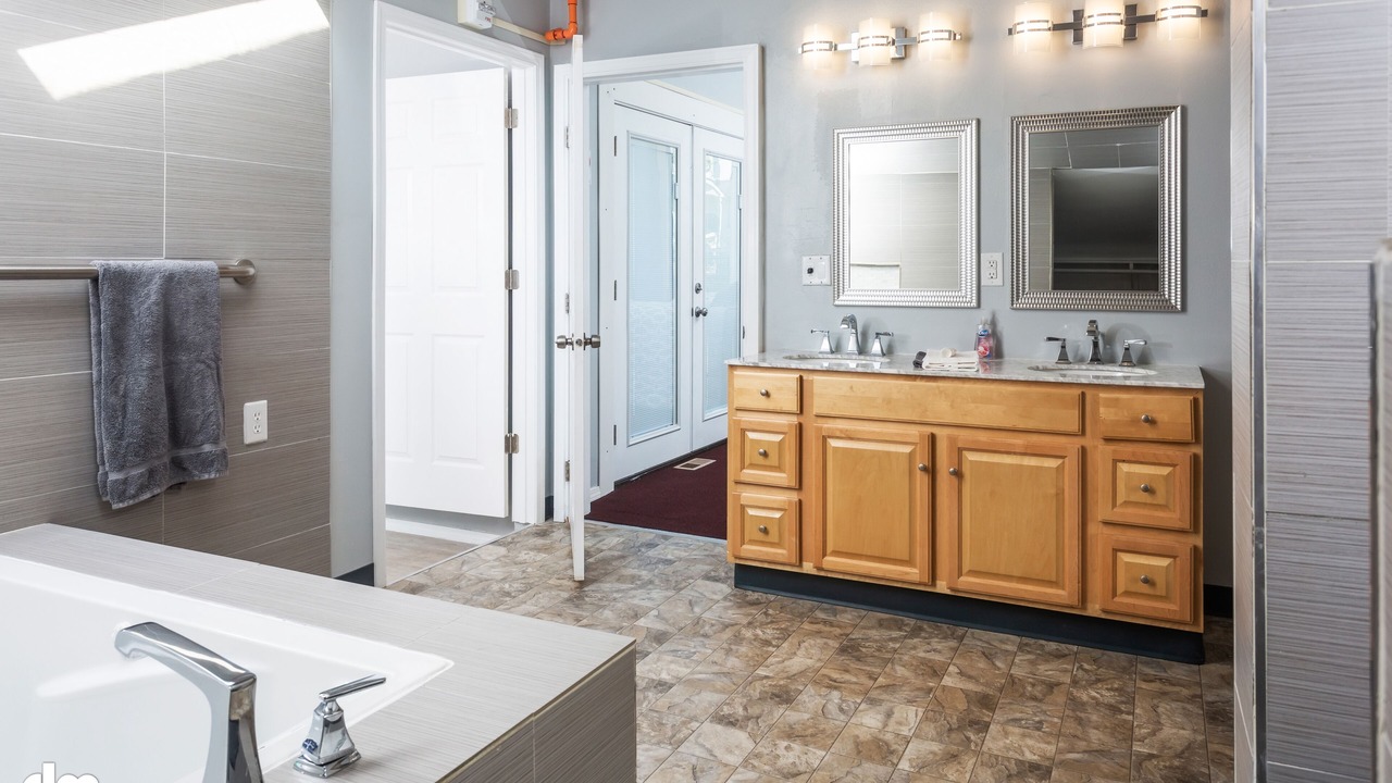 Photo of Bathroom in Huffman - O' Malley