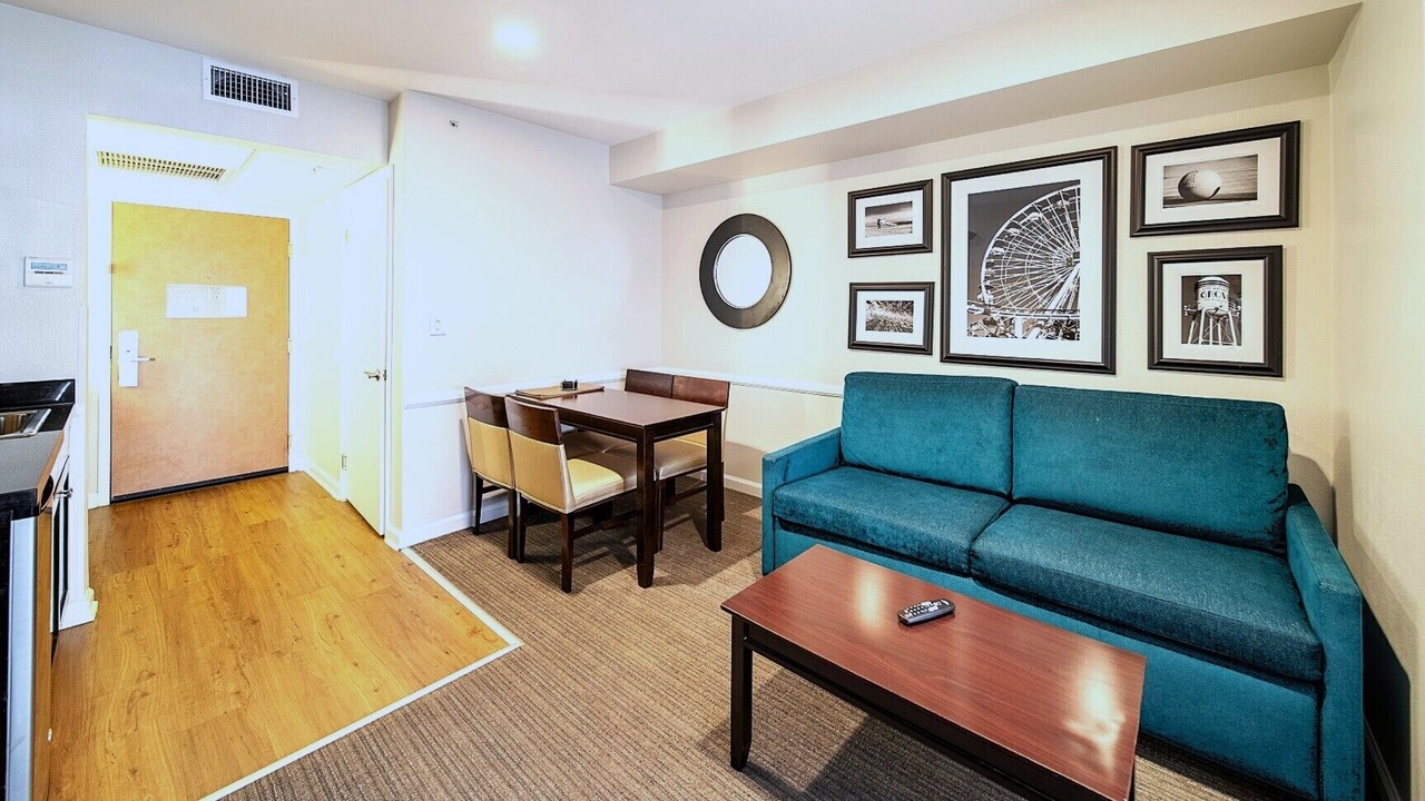 Photo of Livingroom in Anaheim Resort