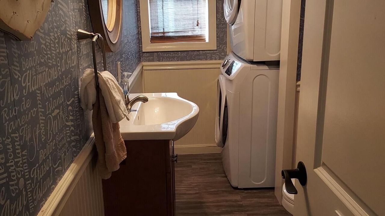 Photo of Bathroom in York Beach