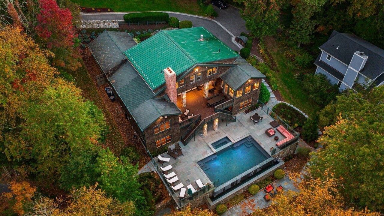 Photo of Outdoor in Newtown