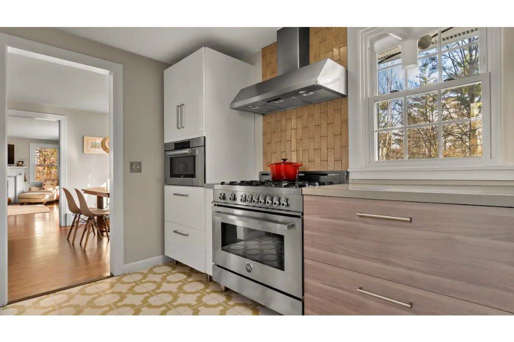 Photo of Kitchen in Lee