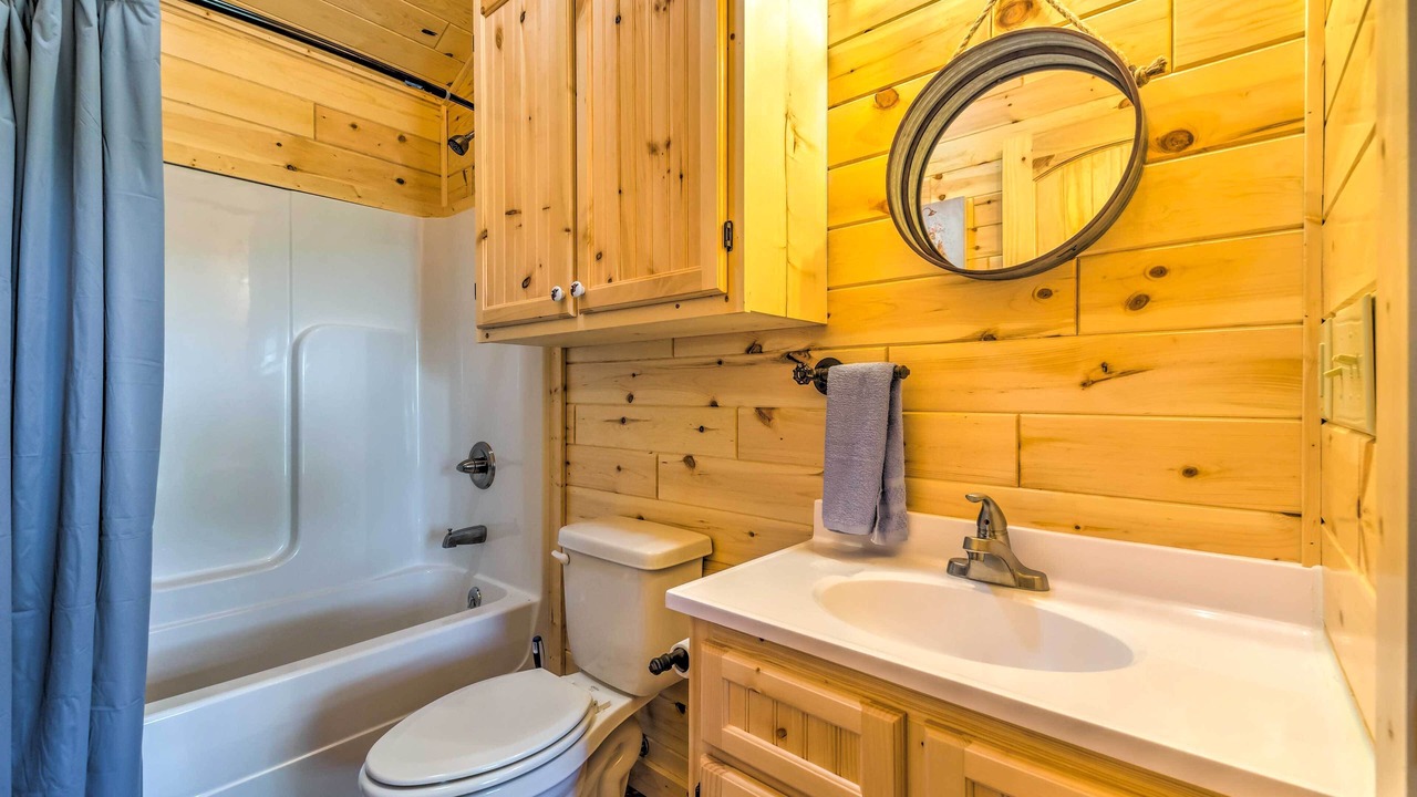 Photo of Bathroom in Lindseyville