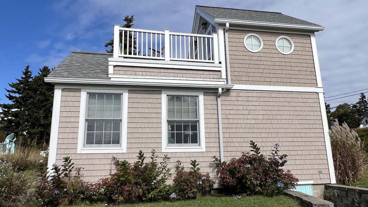 Photo of Patio Balcony in Bailey Island