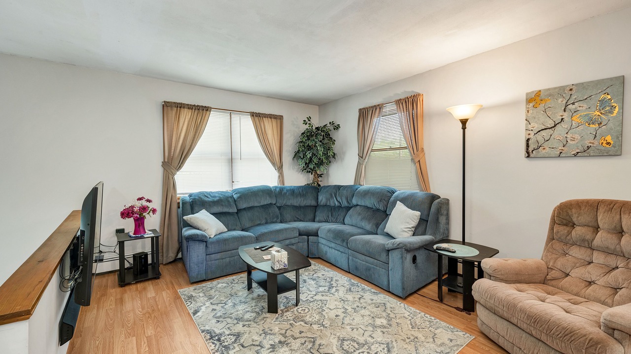 Photo of Livingroom in Meredith