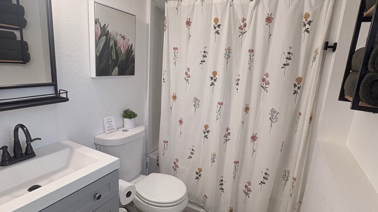 Photo of Bathroom in Bayshore - Klatt