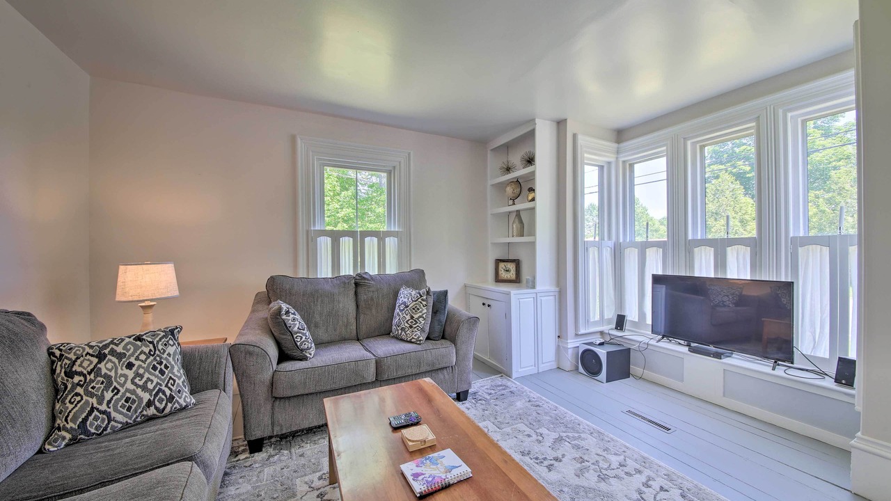 Photo of Bedroom in Waldoboro