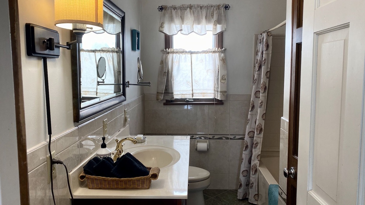 Photo of Bathroom in Minot