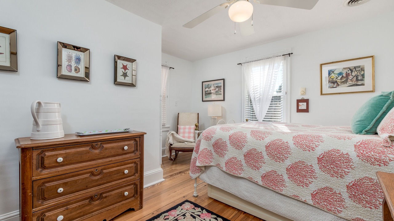 Photo of Bedroom in Historic District