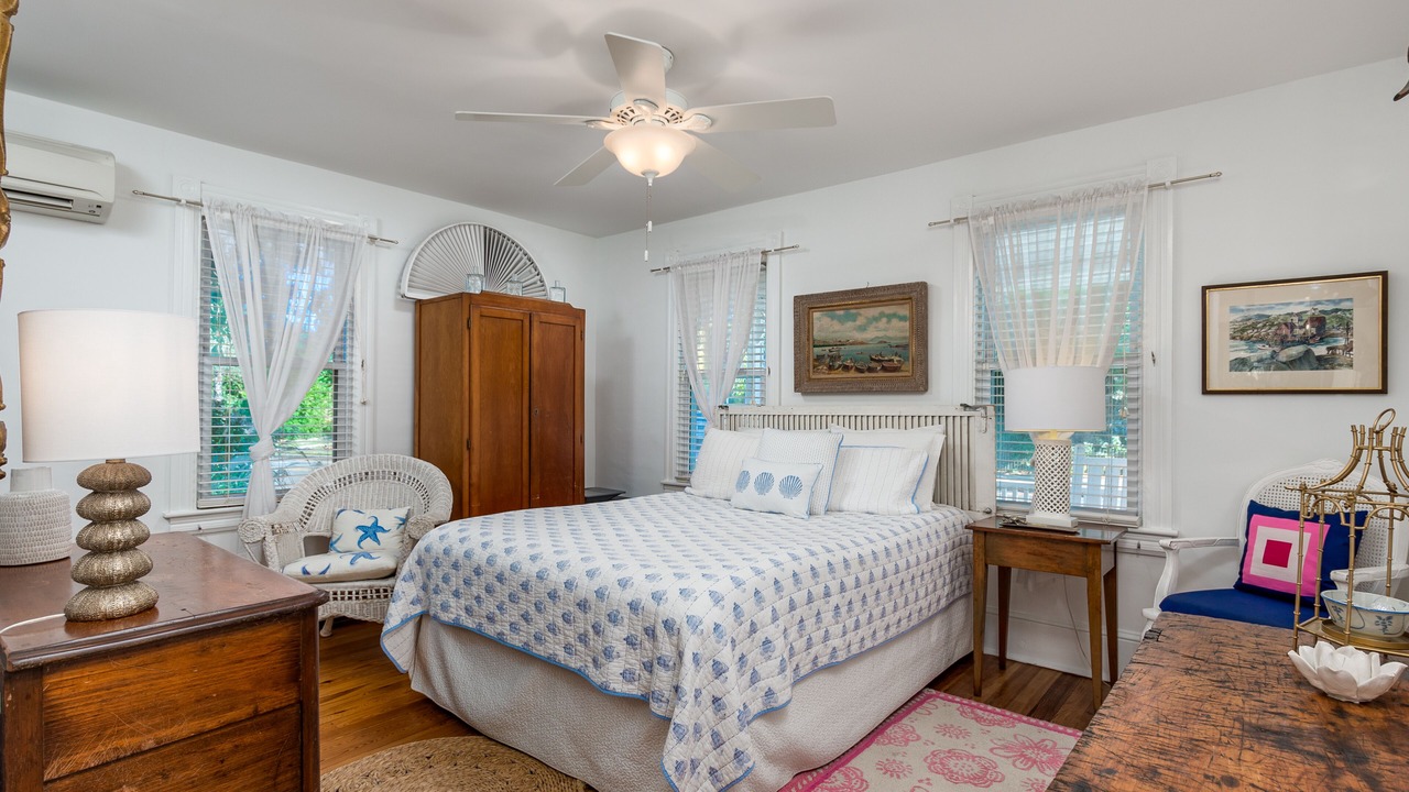 Photo of Bedroom in Historic District