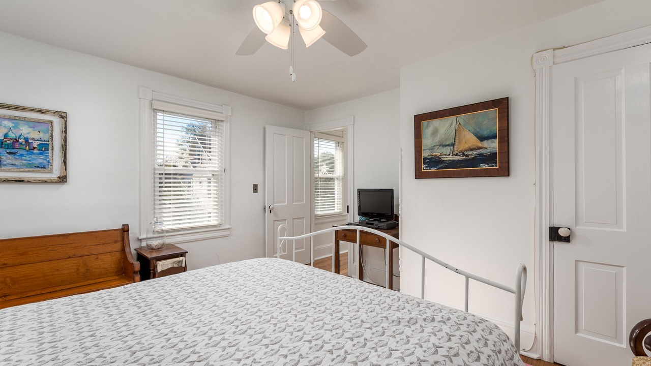 Photo of Bedroom in Historic District