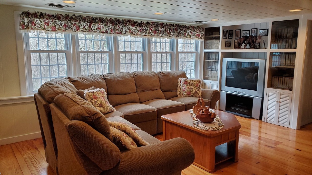 Photo of Livingroom in Southbridge