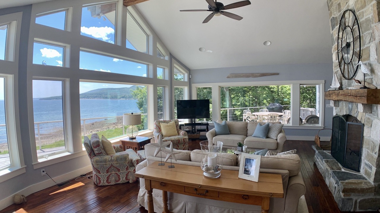 Photo of Livingroom in Northport