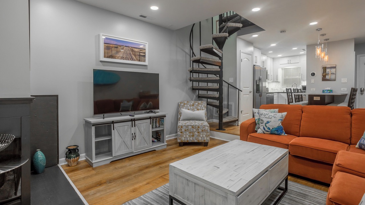 Photo of Livingroom in Country Club Estates
