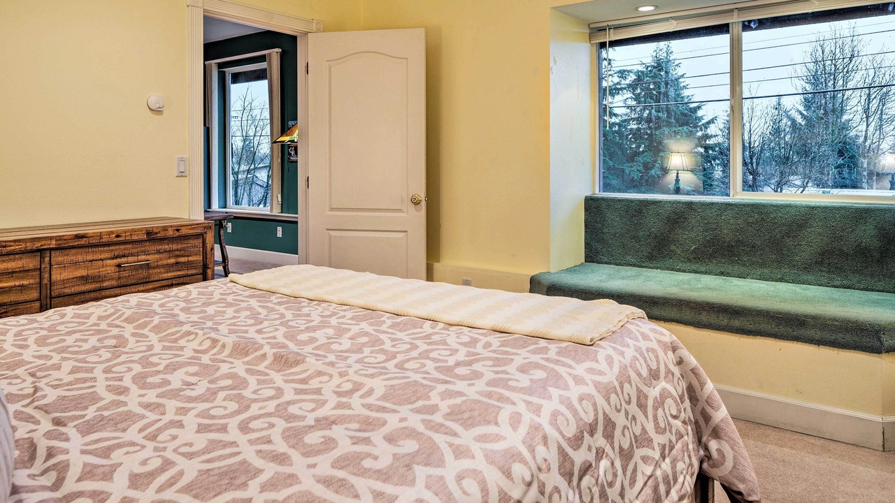 Photo of Bedroom in Ketchikan