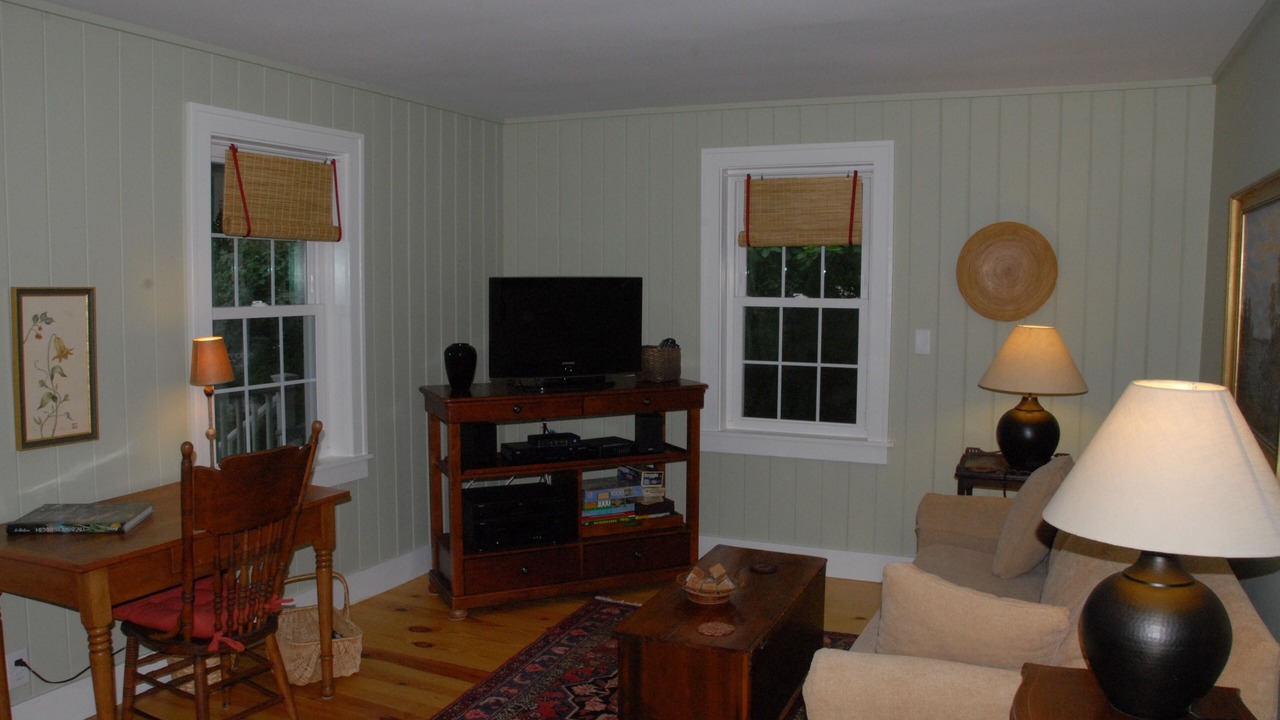 Photo of Bedroom in Lee