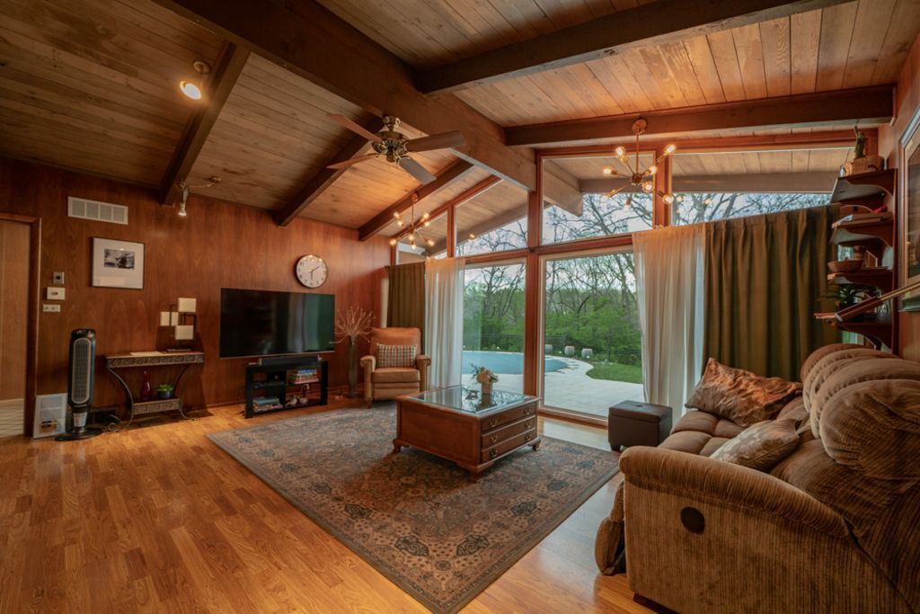 Photo of Livingroom in South Kansas City