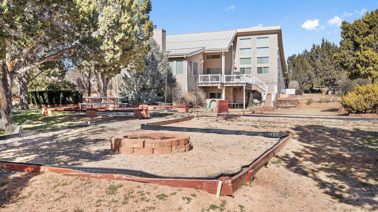 Photo of Outdoor in New Harmony