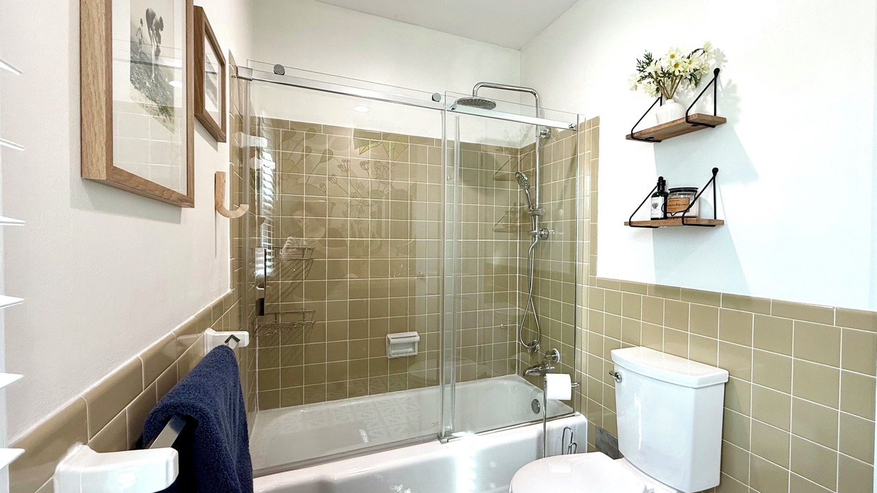 Photo of Bathroom in Prairie Village