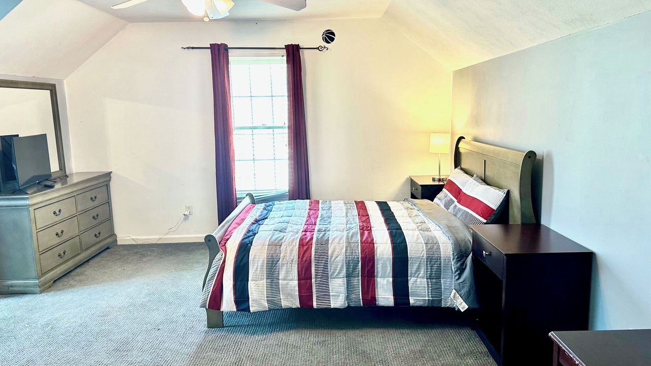 Photo of Bedroom in Hudson