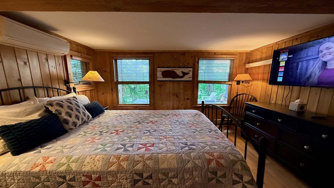 Photo of Bedroom in Ashley Falls