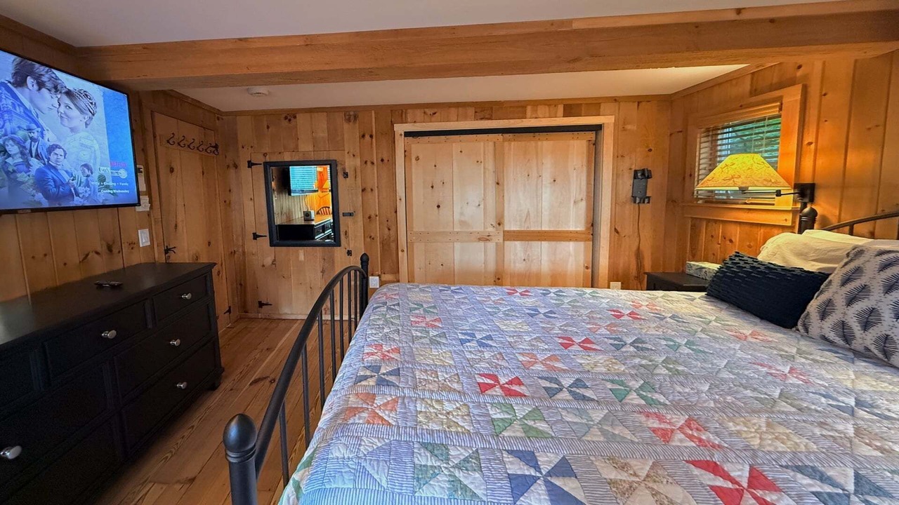Photo of Bedroom in Ashley Falls