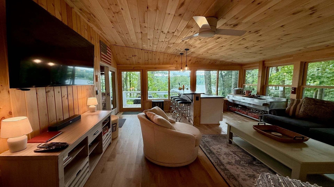Photo of Livingroom in Ashley Falls