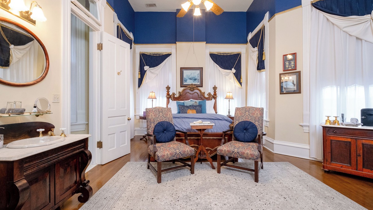 Photo of Bedroom in East of Broadway