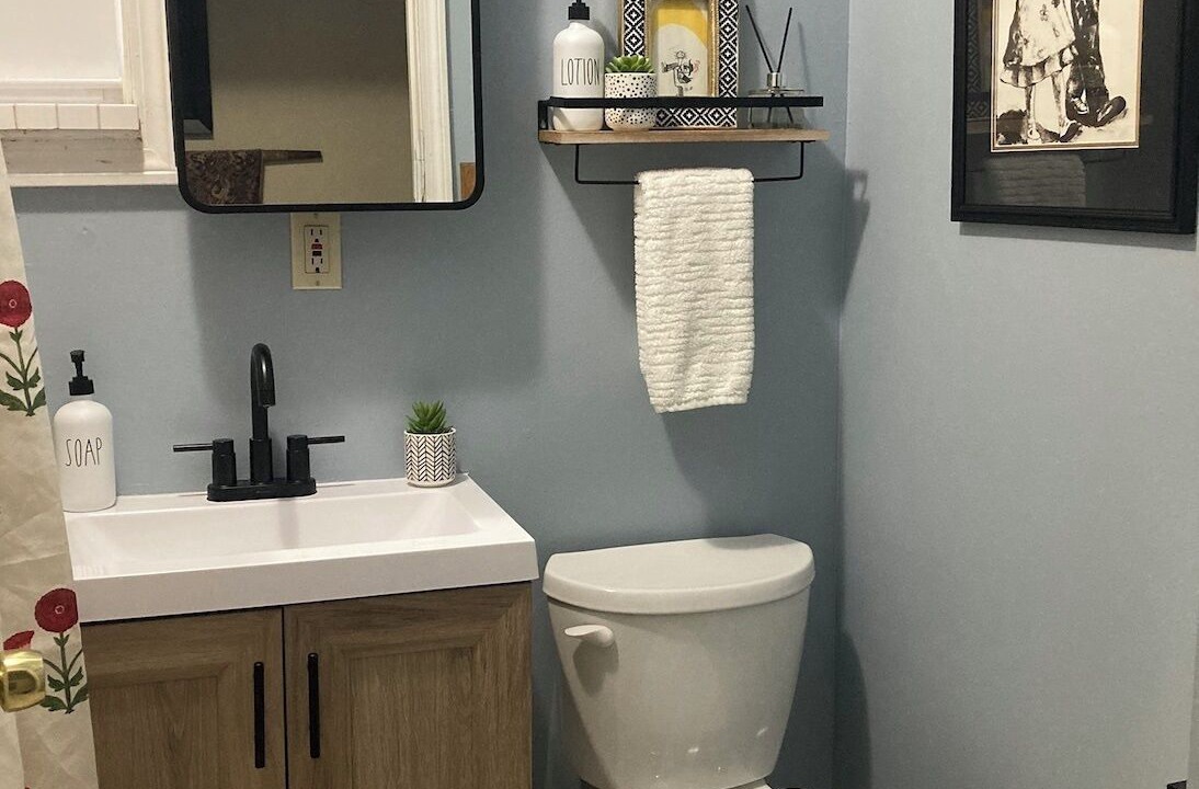 Photo of Bathroom in Roxbury
